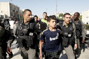 القدس المحتلة..الاحتلال يعتقل طفلا عمره 13 عاما!