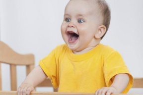 ماذا يحدث للطفل إذا مشى في سنّ مبكرة؟!