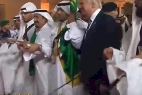 فيديو/ ترامب يرقص مع العاهل السعودي