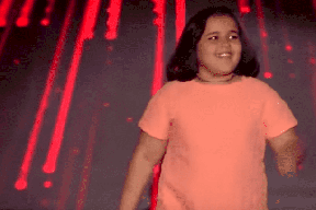 فيديو| هذه هي قصة الطفلة المصرية التي غنت لنجاة وأشعلت "ذا فويس كيدز"