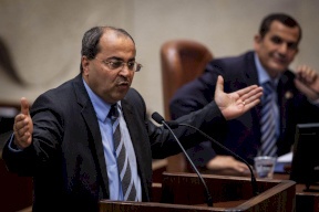   فيديو| هكذا رد الطيبي على المتطرف الذي تطاول على أمهات الأسرى