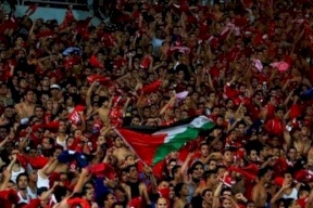 جماهير الأهلي تهتف لفلسطين