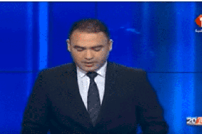 شاهد| فيديو مؤلم.. مذيع تونسي ينهار باكيا على الهواء والسبب؟