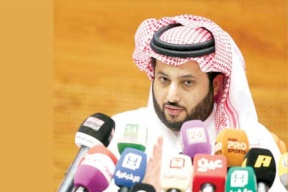 إعفاء أمير سعودي من منصبه وسجنه..لماذا؟
