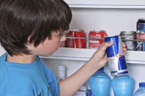 مشروبات الطاقة تهدد حياة الأطفال والشباب