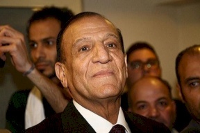 عنان بالسجن الحربي