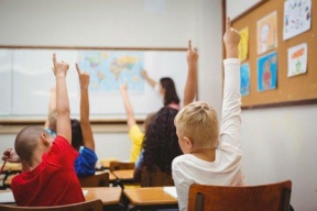 لماذا يتفادى بعض الأولاد إخبار أهلهم بملاحظات الأساتذة حولهم؟
