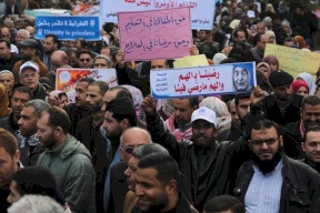 مسيرة لموظفي الأونروا