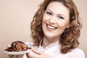 حيل سهلة تمنع زيادة وزنك بعد أكل السكّر