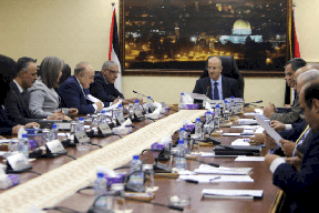 الحكومة: لا نقبل الإملاءات وأموالنا ليست منّة