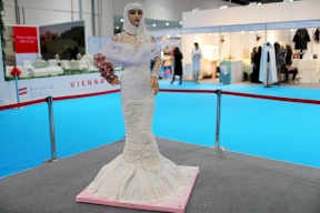 كعكة زفاف بسعر خيالي في دبي!