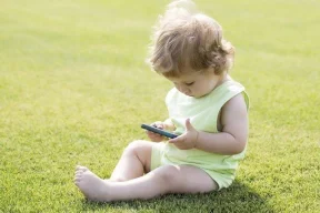 نصائح لمراقبة هاتف طفلك وحمايته