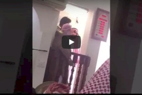 فيديو/ "مختل عقليا" يعتلي منبر مسجد.. ماذا حدث؟