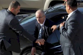 الحمد الله يصل الجزائر 