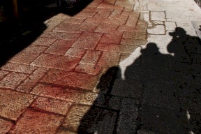 مقتل طبيب عربي وأفراد عائلته طعنا