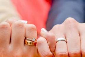 بلد عربي.. 5 آلاف دولار للتشجيع على الزواج