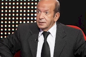 لطفي لبيب يجلس على كرسي متحرك والسبب صادم!