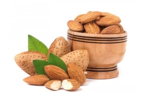 فوائد اللوز الغذائية والصحية