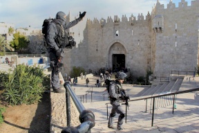 الاحتلال يعتقل فتاة من القدس القديمة