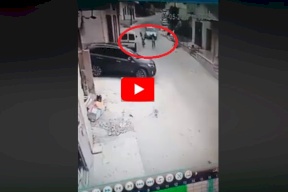 فيديو/نجاة فتاتين باعجوبة في الخليل