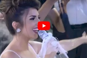 شاهد/ عروسة تعد مفاجأة غير متوقعة لعريسها