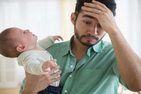 الرجال أيضا يصابون باكتئاب ما بعد الولادة
