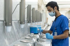 السعودية.. تحليل 100 عينة يوميا من ماء زمزم