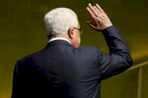 سيناريو اسرائيلي: أبو مازن يوزع صلاحياته 