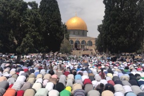 صور/ 200 ألف مصل يؤدون الجمعة الثانية بالأقصى