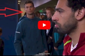 شاهد/ لن تصدق كيف استقبل كريستيانو رونالدو محمد صلاح!
