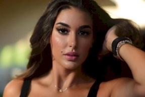 ياسمين صبري في غرفة العمليات في لندن سراً
