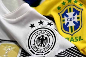 العرب يخسرون "حرب القمصان" قبل انطلاق المونديال ! 