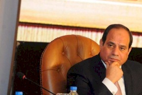 السيسي يعفو عن نحو 1000 سجين