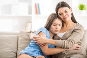 5 طرق للحديث مع ابنتك عن جسمها قبل البلوغ