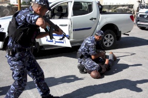 القبض على 7 أشخاص مُتّهمين بجريمة قتل مواطن في ضواحي القدس