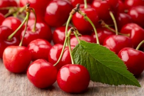من أجل قلبك.. اشرب عصير الكرز الحامض