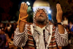 هكذا يستعد الاقصى لإحياء ليلة القدر
