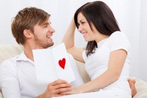 رسائل حب إلى الزوج تعيد اهتمامه بزوجته