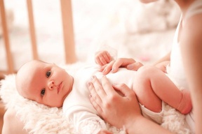 شاي البابونج يقضي على مغص البطن عند الرضع