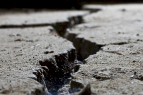 خبير يتحدث عن أماكن وتوقيتات حدوث الزلازل المُدمرة في فلسطين