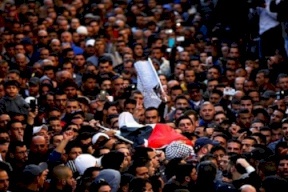 شهيد متاثرا بجراحه في مخيم الفوار