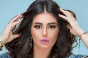 هل تجاوزت منة فضالي الخطوط الحمراء في هذه الصور؟