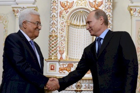 بوتين يهاتف الرئيس.. بحثا توريد لقاحات كورونا لفلسطين