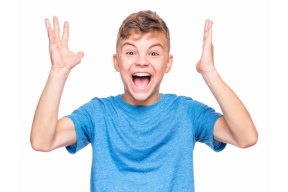 في سن المراهقة.. من وراء عصبية المراهق؟