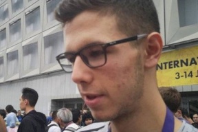 بالصور: ماذا يفعل حافظ الاسد في رومانيا؟