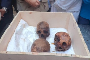 فتح التابوت الغامض في مصر.. وهذا ما وجدوه بداخله