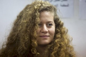الاحتلال يفرج عن عهد وناريمان التميمي