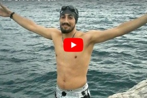 فيديو/ سوري يسبح من تركيا إلى اليونان