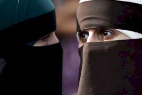 تغريم أول امرأة خرقت حظر لبس النقاب بالدنمارك