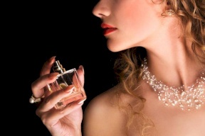 كيف تجذبين الشريك من خلال عطرك؟